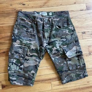 Men’s skinny camo shorts
